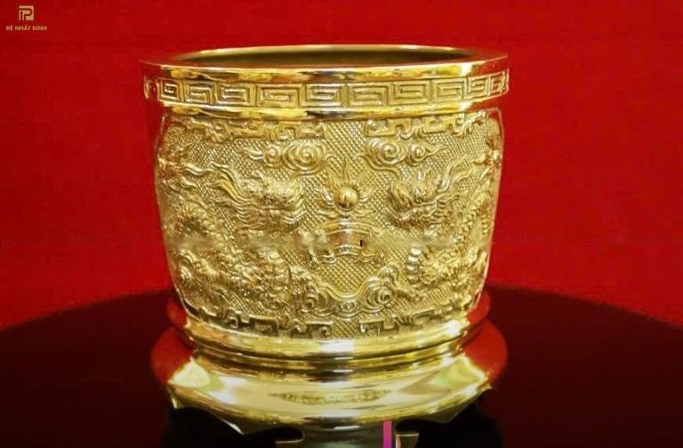 Bát hương bằng đồng