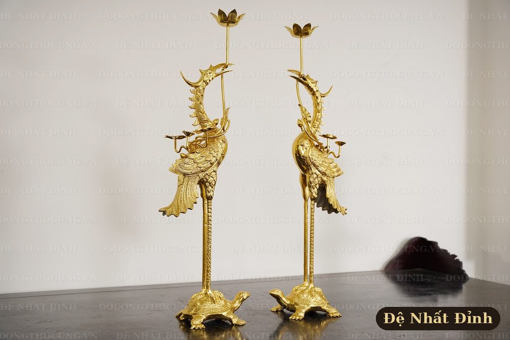 Đôi hạc thờ bằng đồng dát vàng