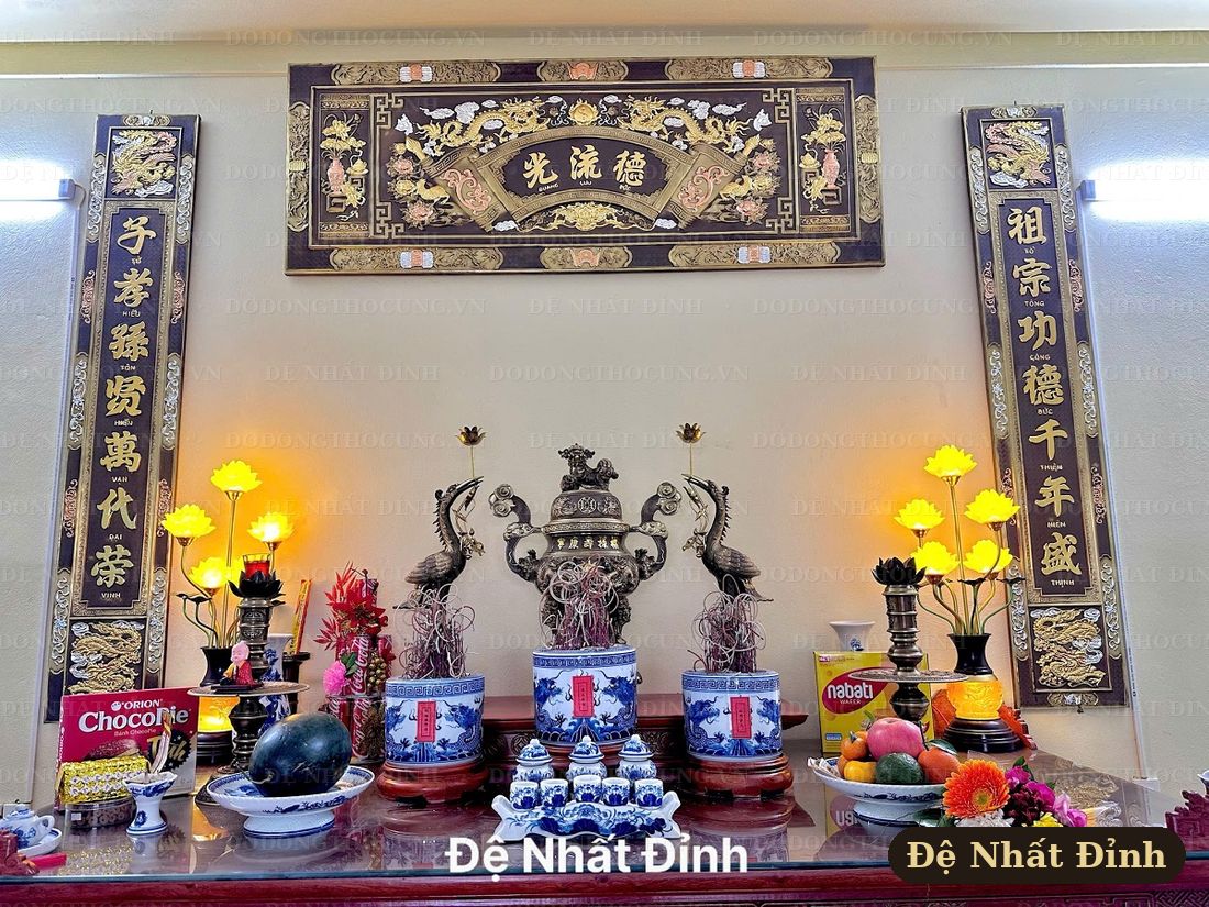 Không gian thờ gia tiên trọn bộ đỉnh đồng Đệ Nhất Đỉnh