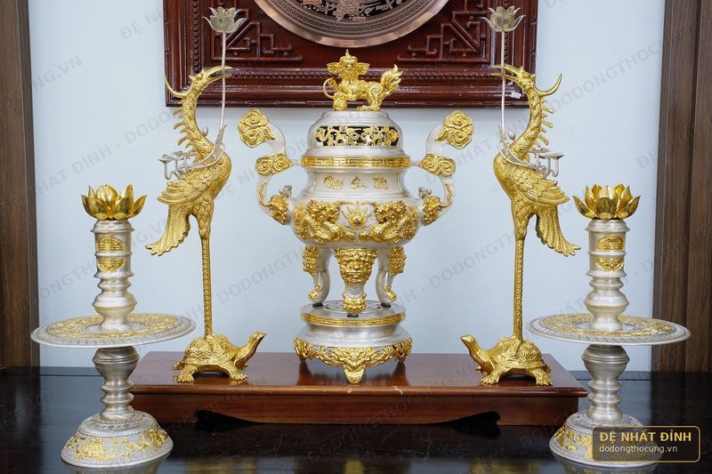Bộ ngũ sự Kim Bảo mạ bạc dát vàng