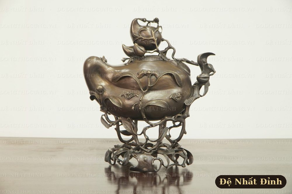 Lư xông trầm quả đào 40cm bằng đồng — Đệ Nhất Đỉnh