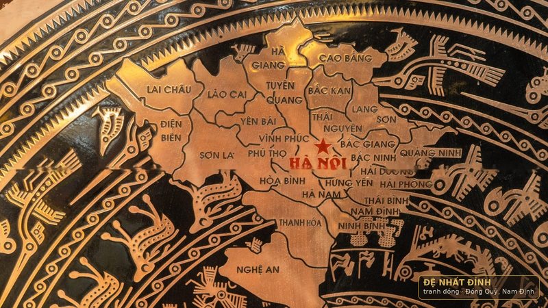 Mặt tranh trống đồng chạm bản đồ Việt Nam, khung gỗ — ảnh 2