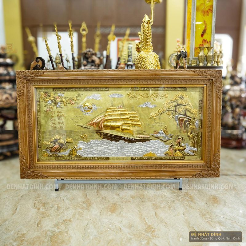 Thuận buồm xuôi gió dát vàng, khung gỗ hương — ảnh 3